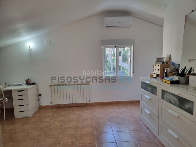 Foto 77ca9ba7-fc7a-4f41-82bf-5ecadc471eba. Chalet venta chalet en Godelleta