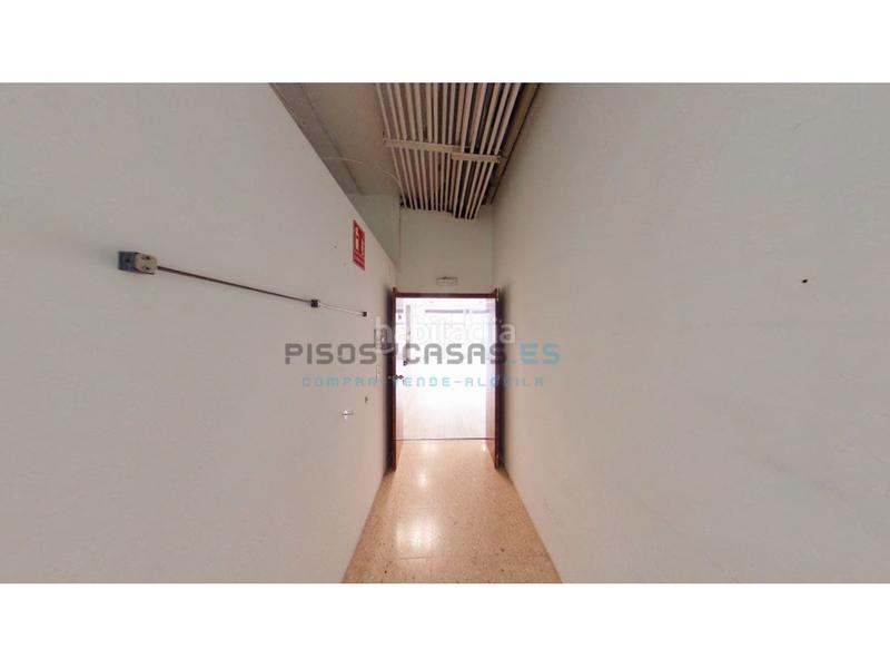 Foto 9eb02e84-b966-4415-a1f7-031bf9dc0129. Lloguer local comercial a calle sor juana de la cruz 25 a Zaragoza