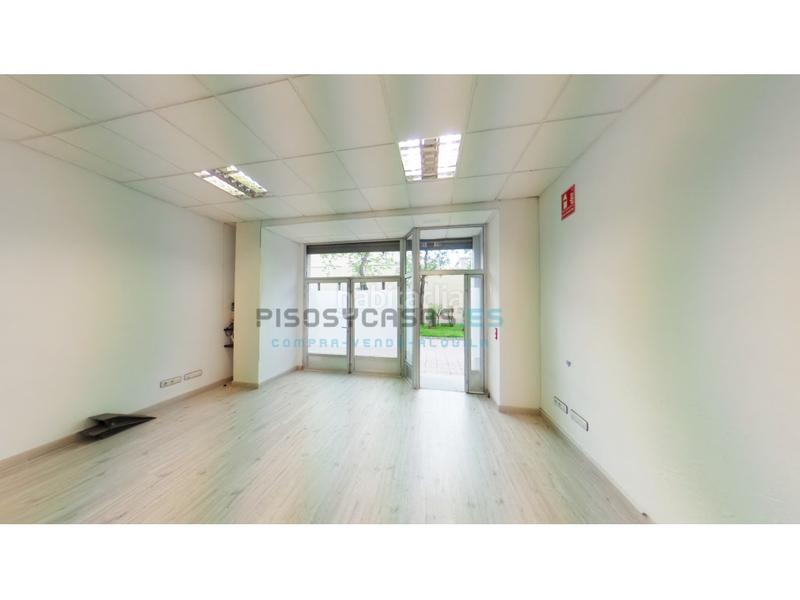 Foto e99539ac-58ba-4a90-b48b-fee9a296d787. Lloguer local comercial a calle sor juana de la cruz 25 a Zaragoza