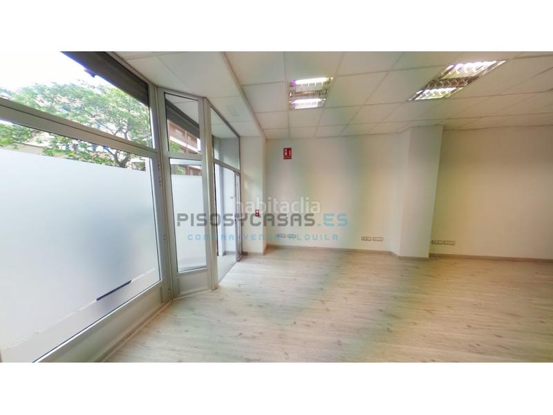 Foto 5344d8e9-1ded-499d-b8df-77efd5b43a94. Location local commercial dans calle sor juana de la cruz 25 dans Zaragoza