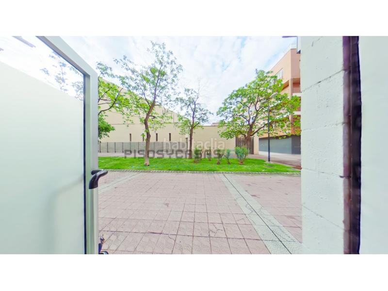 Foto 55cd2588-d662-44e5-9fa5-b3befbf0f6e0. Miete geschäftsraum in calle sor juana de la cruz 25 in Zaragoza