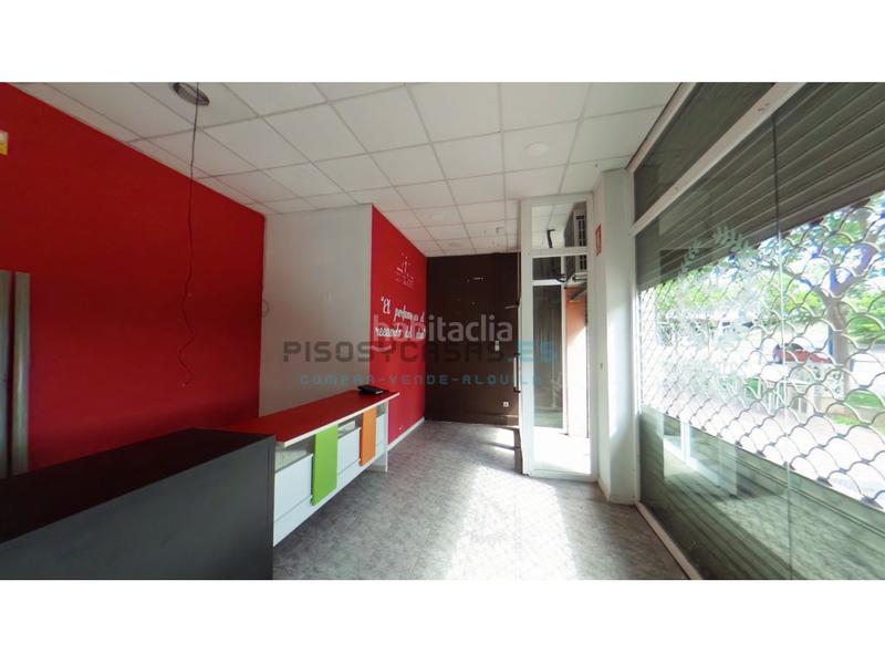 Foto c000b101-72f5-4c0b-bac0-b89ee583da1e. Affitto locale commerciale in avenida academia gral militar 7 in Zaragoza