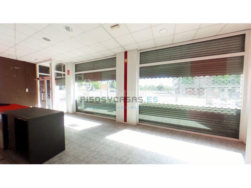 Foto 31cfbe4d-b0d1-44db-b998-ec7612114530. Alquiler local comercial en avenida academia gral militar 7 local en alquiler en avd. general militar en Zaragoza