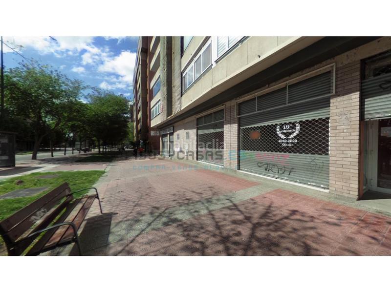 Foto a6c904fe-2953-4e03-a007-9634df924c02. Location local commercial dans avenida academia gral militar 7 dans Zaragoza