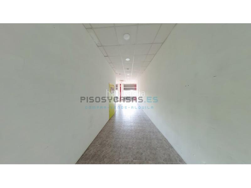 Foto c465f4d4-8cf7-4c96-8adf-31831350ece2. Location local commercial dans avenida academia gral militar 7 dans Zaragoza