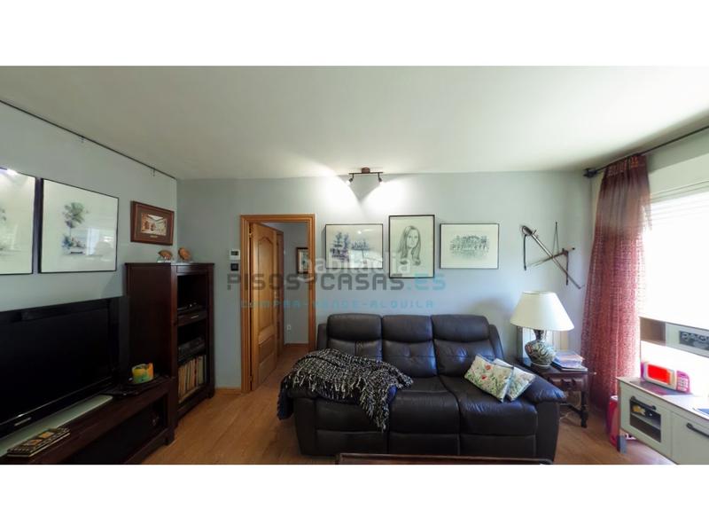 Foto 395f2b46-95ba-4567-a136-b190c11e0db9. Haus in calle ramiro i 32 in Cuarte de Huerva