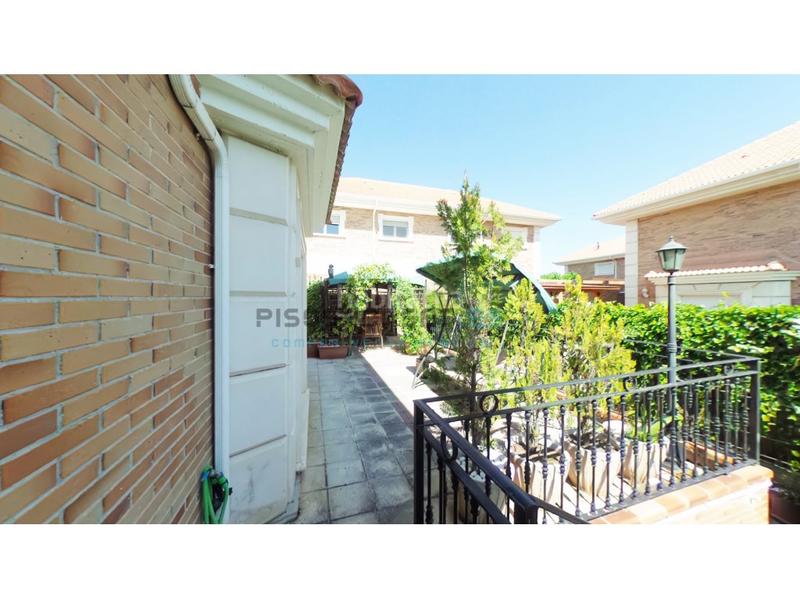 Foto 447c2a4d-eab8-4774-a42f-684ab37cdaed. Haus in calle ramiro i 32 in Cuarte de Huerva