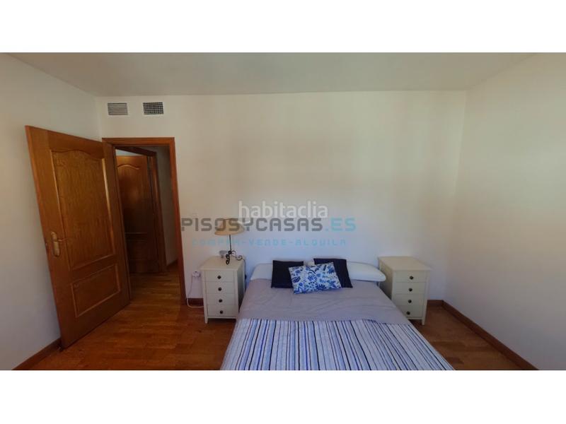 Foto a3ed56c5-c091-4af5-9ba2-ebe17fc42355. Haus in calle ramiro i 32 in Cuarte de Huerva