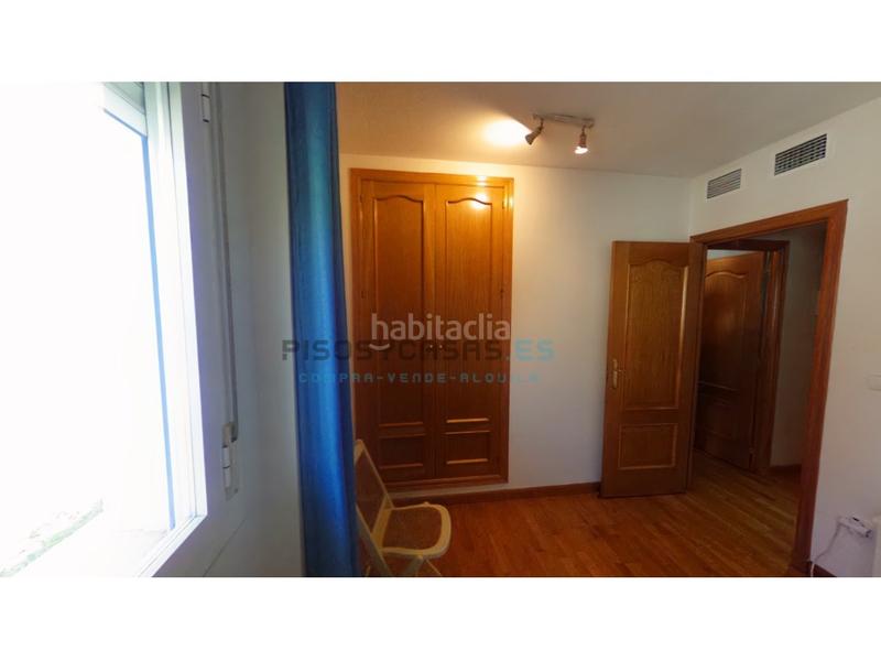 Foto b8e0686c-a940-46d4-9790-9dfaa920cec8. Haus in calle ramiro i 32 in Cuarte de Huerva