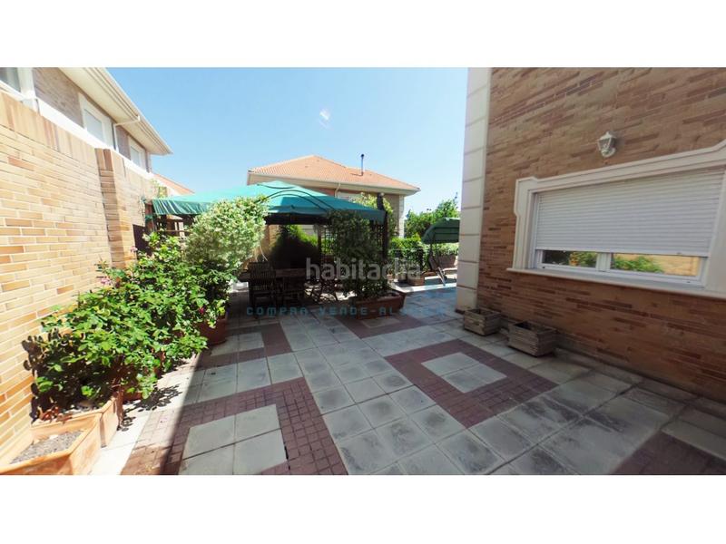 Foto c0a49ec4-36b6-4129-b63e-3e7fb8edc62c. Haus in calle ramiro i 32 in Cuarte de Huerva