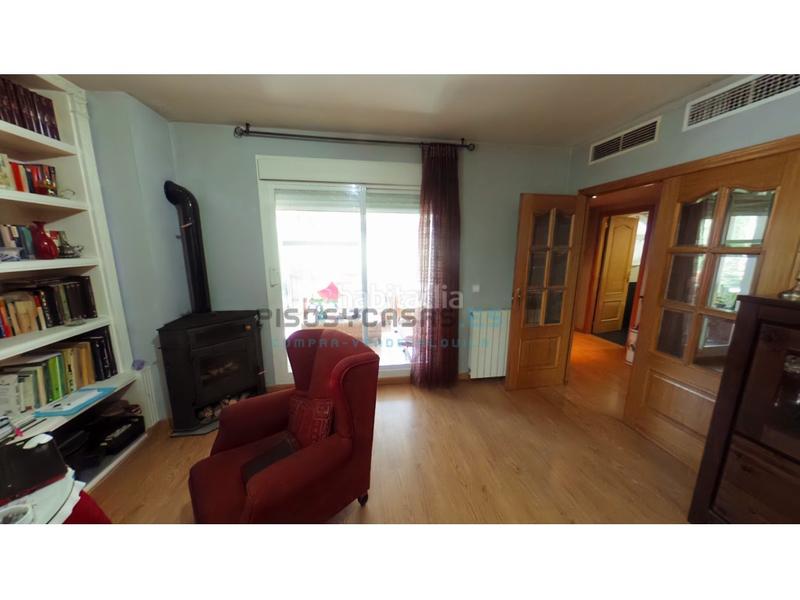 Foto f53f5f04-7b1f-42d1-855b-6a9d5af82cc8. Haus in calle ramiro i 32 in Cuarte de Huerva