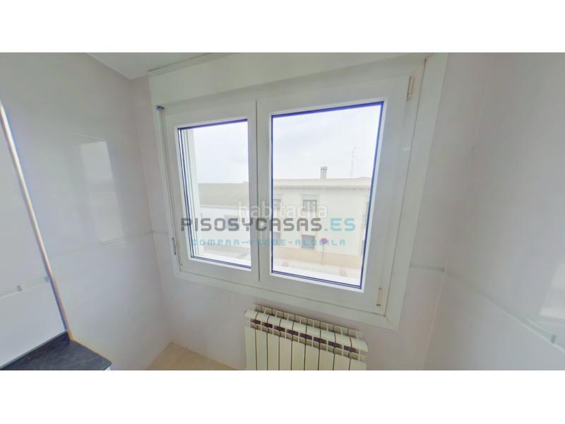 Foto 03cc7bff-394b-414e-a0b1-7d567a89eec3. Pis a avenida obispo jose m conget 1 a Tauste