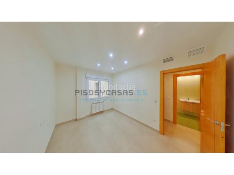 Foto a852354e-a5d5-48b8-9afe-4cf162709012. Pis a avenida obispo jose m conget 1 a Tauste