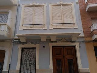 Casa adossada a Calle sant sebastia 6. Impresionante casa de pueblo
