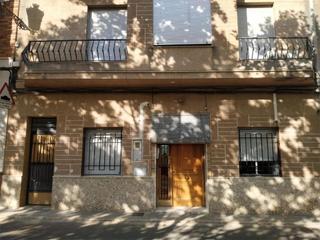 Casa adossada a Calle pintor lozano, del. Casa de pueblo