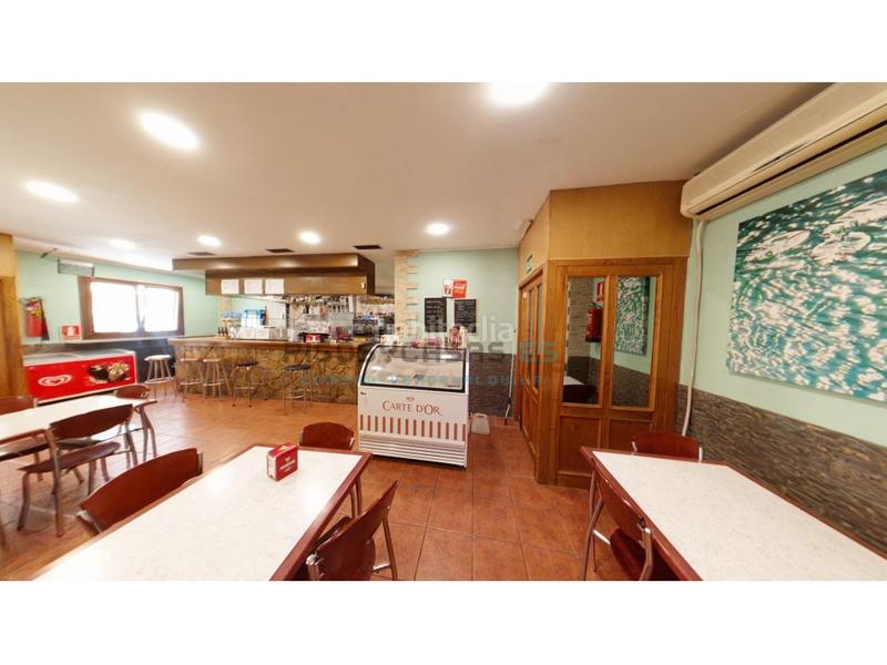 Foto 298010a0-08e9-438d-8881-1d5944f69c5e. Lloguer local comercial a calle gaspar torrente 68 a Zaragoza