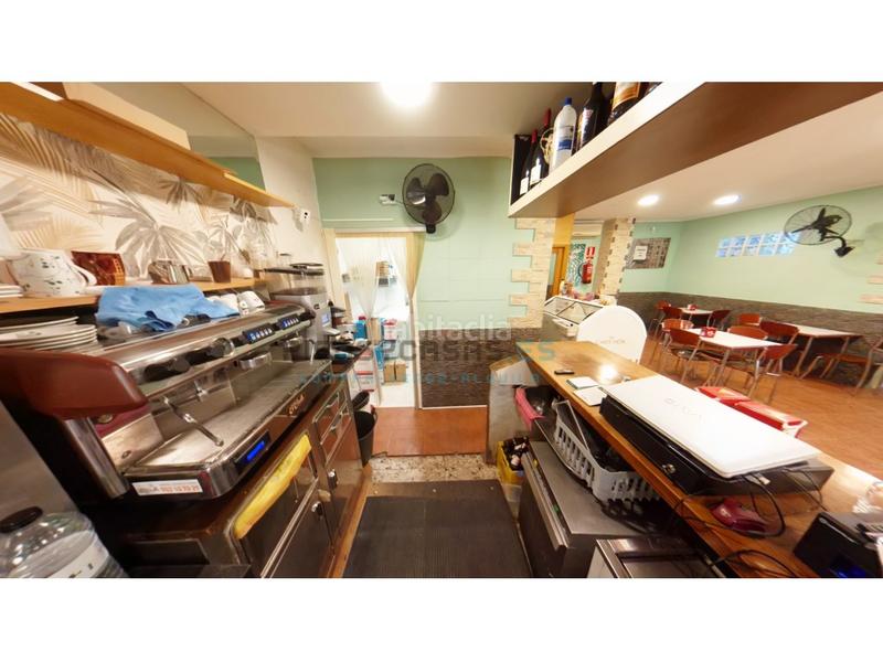 Foto 3898bfd2-dca6-4402-a945-683e76960359. Location local commercial dans calle gaspar torrente 68 dans Zaragoza