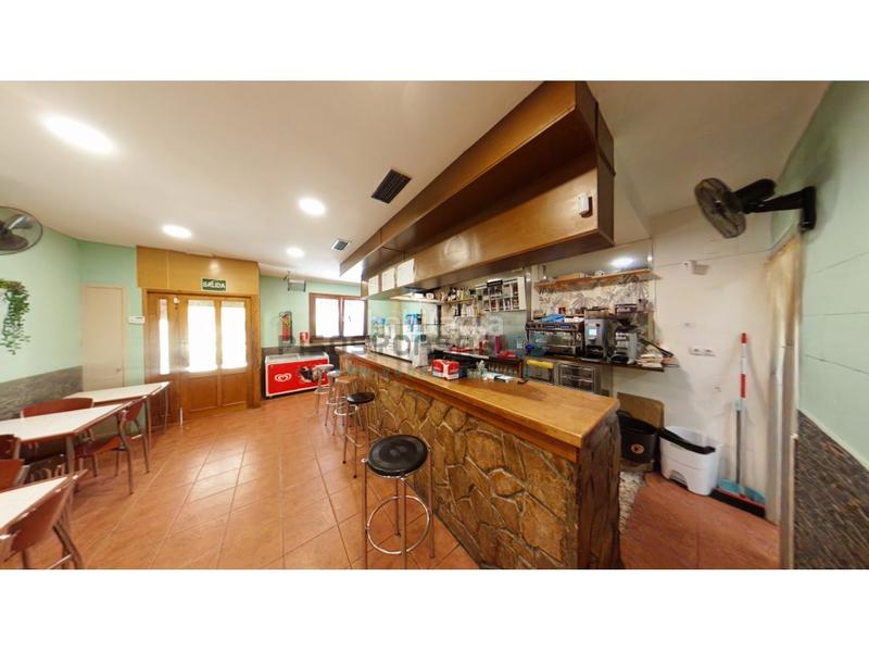 Foto 5708384a-f088-425a-9b3a-0faf41c81dbe. Location local commercial dans calle gaspar torrente 68 dans Zaragoza