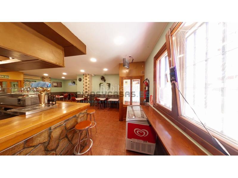 Foto ae70b388-b2b3-47d1-87e2-f42001439d88. Location local commercial dans calle gaspar torrente 68 dans Zaragoza