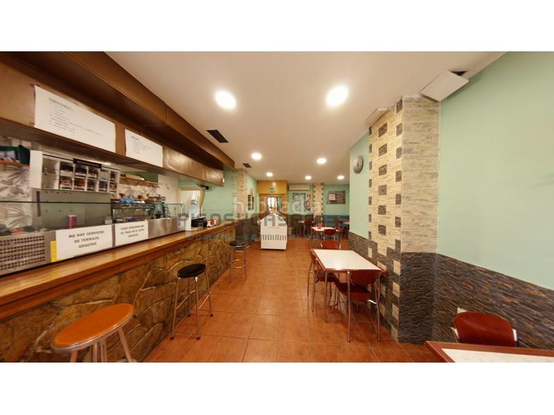 Foto b9f2215c-b8e2-4b3f-824f-637400d665a8. Location local commercial dans calle gaspar torrente 68 dans Zaragoza