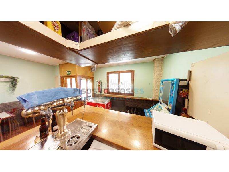 Foto f07c17e2-976b-40fa-a52c-f25b9e2b6029. Location local commercial dans calle gaspar torrente 68 dans Zaragoza