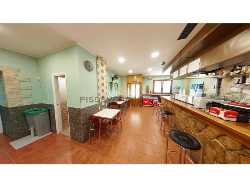 Foto ff932adf-f39b-415a-a1d7-8527e5b7cfb7. Location local commercial dans calle gaspar torrente 68 dans Zaragoza