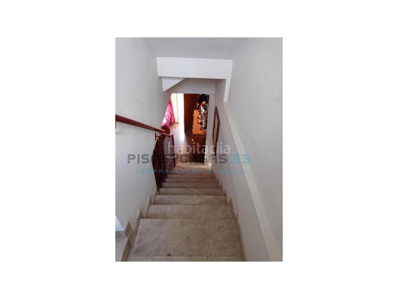 Foto a0105f4f-0529-4bcb-a06c-b3af57d0d156. Casa adossada amb aparcament piscina a Avenida de Abril-9 de Octubre Sagunt