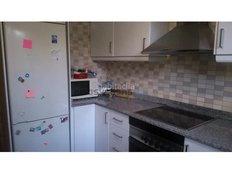 Foto d4ab4769-df9a-4dde-bf1a-db842d6000ac. Casa a schiera con parcheggio piscina in Alborache