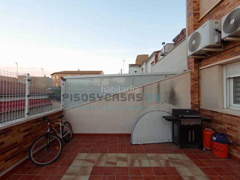 Foto 42203465-4bbd-4d9a-b37c-1e0cdbd9e05c. Dúplex a calle tulipan 68 a Valdefierro Zaragoza