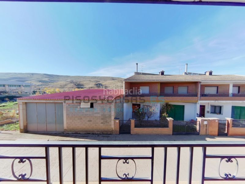 Foto 2b59bf89-181f-4c84-a633-5b7fccef2318. Casa en calle democracia 4 casa en venta zaragoza en Miedes de Aragón