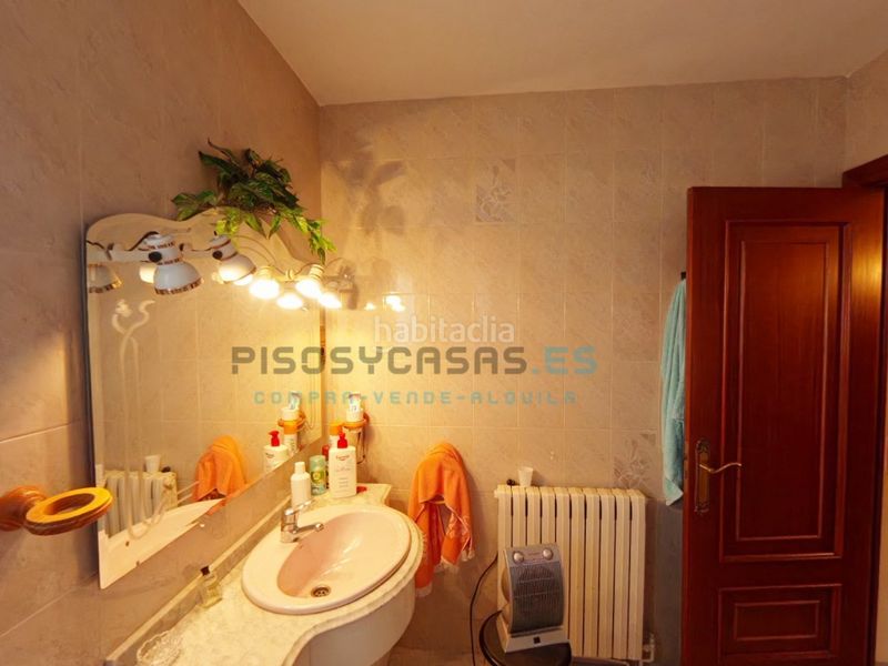 Foto 2b63c47b-4d46-4292-80e0-b8bcafca9271. Casa en calle democracia 4 casa en venta zaragoza en Miedes de Aragón