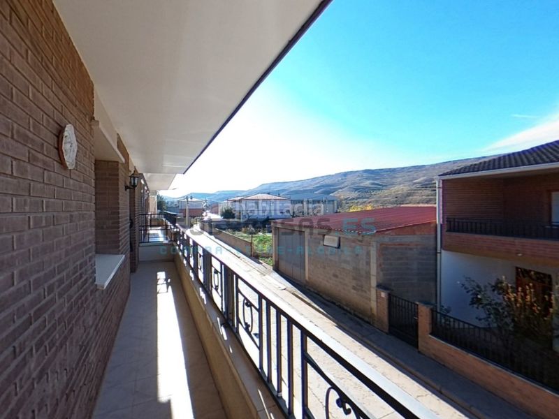 Foto 8cbf140c-b783-4964-9ac7-3aee7750a558. Casa en calle democracia 4 casa en venta zaragoza en Miedes de Aragón