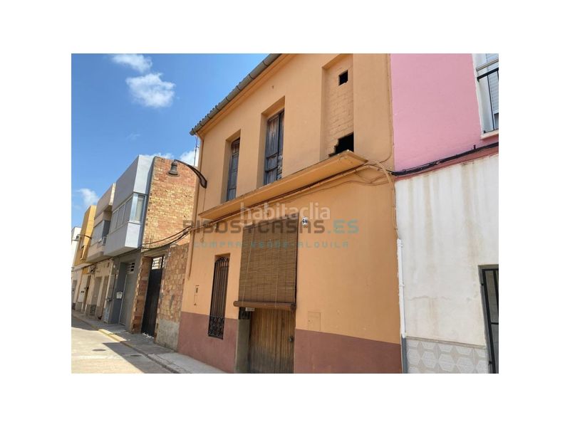Foto 8f5d6f08-84e5-4f92-a14a-31e281087541. Casa amb aparcament a Guadassuar