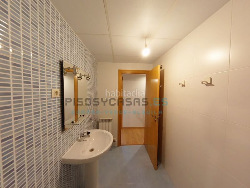 Foto b6b3b3f6-cb96-454a-a402-4f52d39bb2cb. Piso en calle madrid 2 piso en venta en calle madrid zaragoza en Caspe