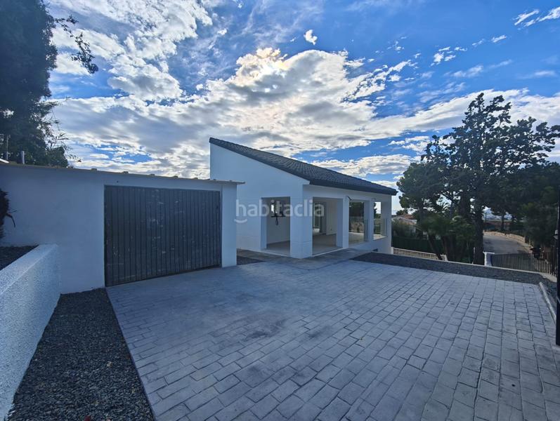 Foto f807dfaa-4aae-438c-b030-97e05c84ed08. Chalet avec parking piscine dans Altea la vella Altea