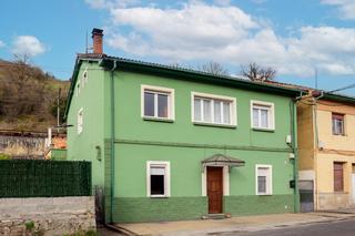 Casa a Lugar de la vega 41. Vivienda con terreno en lena, asturias.