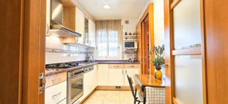 Casa aparellada a Navarcles. Casa plurifamiliar con jardín, terraza y garaje en navarcles bar