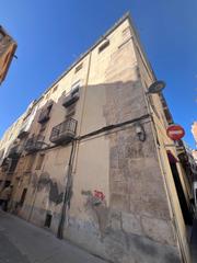 Edificio  Cl metges dels 4 43800 valls (tarragona). Edificion en venta en valls, tarragona
