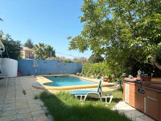 Haus  Carrer cometas. Gran chalet en pedreguer con piscina, varias terrazas y espacios