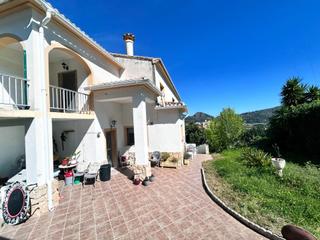 Maison  Carrer cometas. Gran chalet en pedreguer con piscina, varias terrazas y espacios