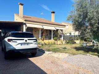 Xalet  Calle migjorn. Amplio chalet independiente en mutxamel con 6 dormitorios y gran