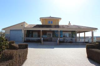 Xalet a Moraleda de Zafayona. Chalet con encanto en un entorno natural privilegiado  vistas a