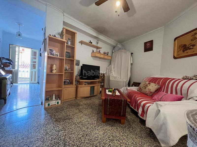 Foto c25f0047-73b2-4d85-a4f5-7bfad20aa899. Reihenhaus in calle barranco 2 in Guaro