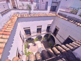 Haus in Calle maese luis 13. Un legado de lujo y encanto en el corazón de córdoba