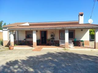 Xalet  Extrarradio llanos del castillo. Chalet en el higuerón  vive la tranquilidad sin renunciar a la c