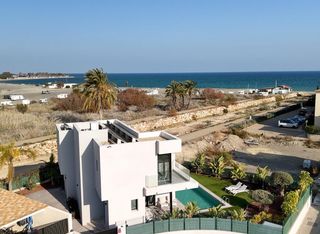 Xalet  Avenida palomares de (cm). Una villa de lujo en vera playa para vivir la vida que te merece
