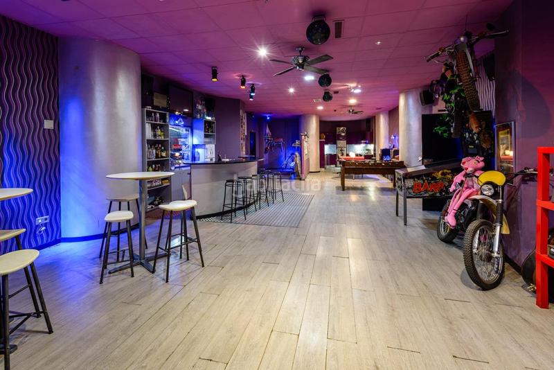 Foto 0dbf4eab-fee7-4c88-8dd1-dba2244cc06f. Local comercial  urbano con calificación espectáculos en Valencia