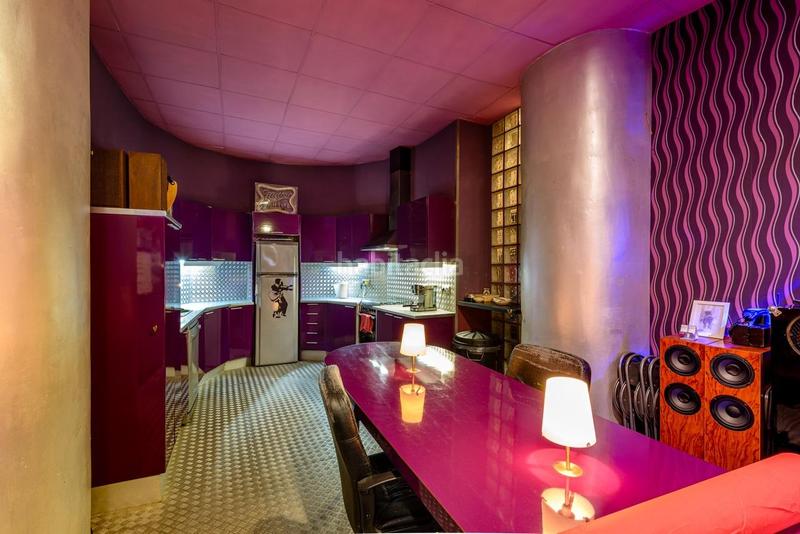 Foto 3cf61f2b-ab88-4588-8a86-bd8d2af397ae. Local comercial  urbano con calificación espectáculos en Valencia