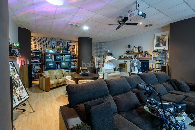 Foto 971e43bc-14e1-42f3-bae0-6cd05d032a5b. Local comercial  urbano con calificación espectáculos en Valencia