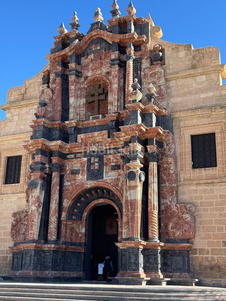 Foto 6d1fbc4d-c27c-429f-b25b-652abeaf5afb. Edifici a calle ingeniero onate 5 a Caravaca de la Cruz